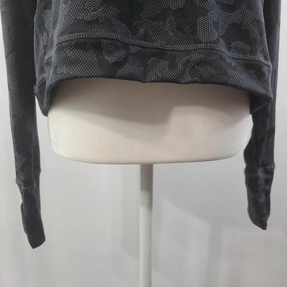 Spyder Active Camo Top Long Sleeve Boxy Crop Thumbholes Half Zip Mock Mockneck L - Picture 3 of 11